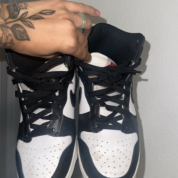 Nike - Picture 2 of 3